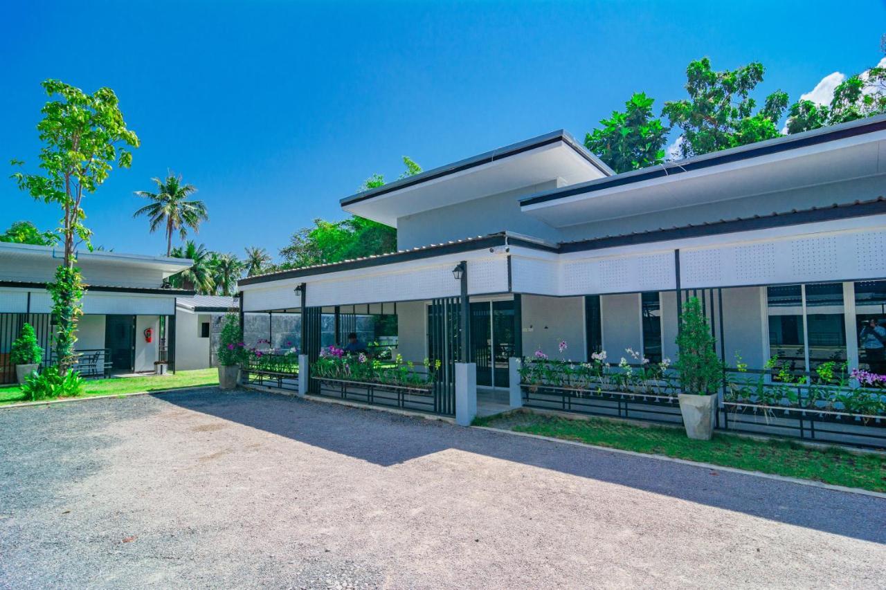 Oyo 533 Runya Poolvilla Prachuap Khiri Khan Exterior foto